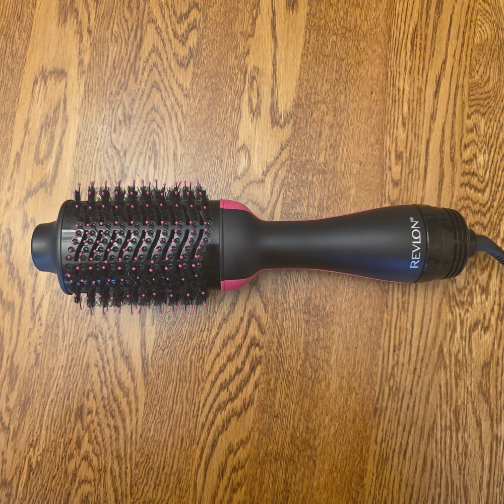 Revlon One Step Hair Dryer and Volumizer Hot‎ Air Brush Black
